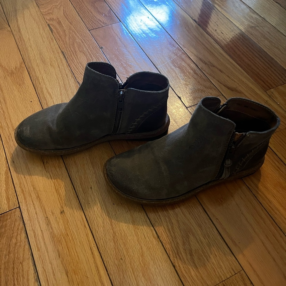 Born Brown Ankle Boots with Side Zipper